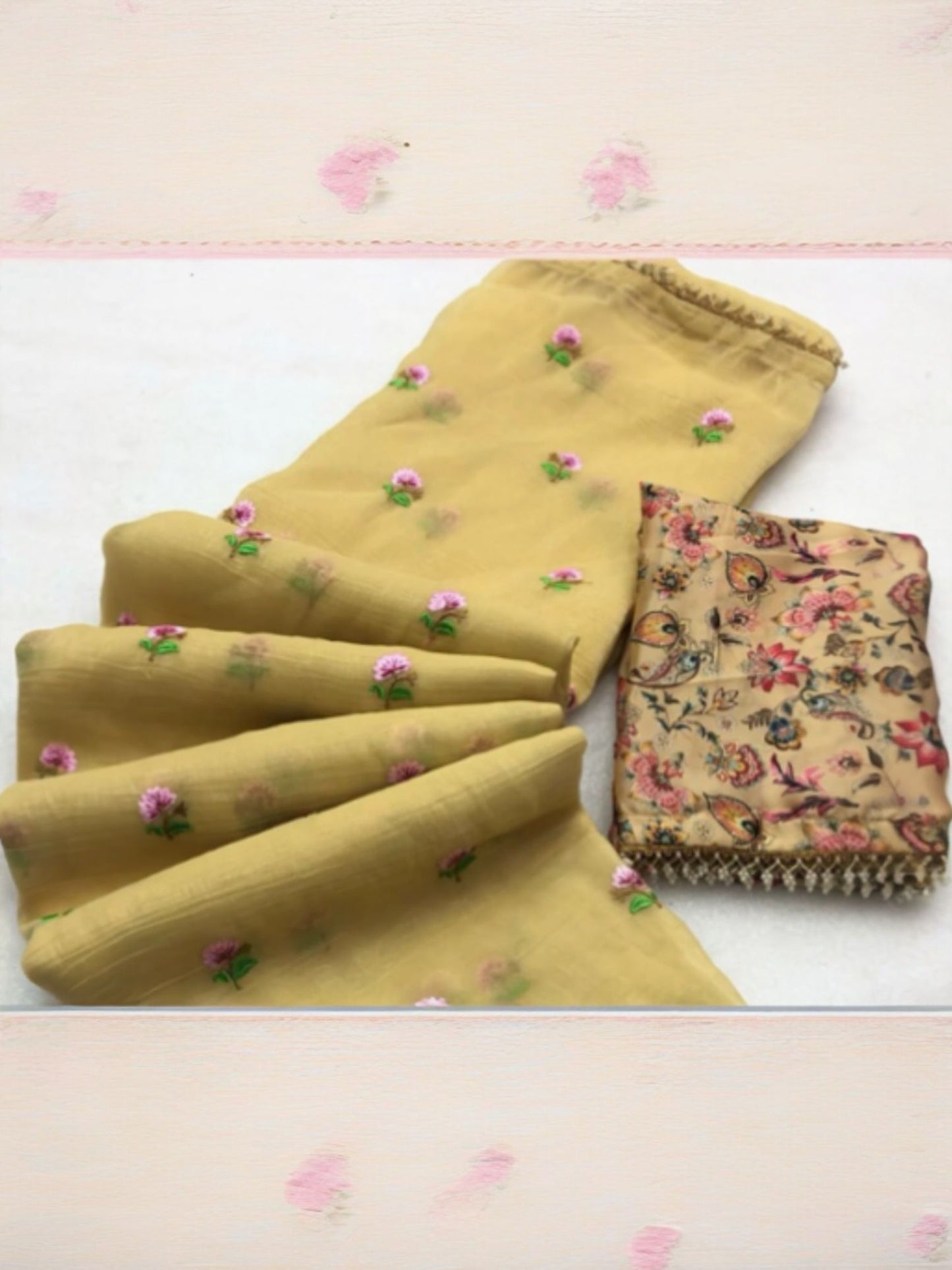 Floral Embroidered Chiffon Crush Saree with Printed Blouse Piece – Graceful & Stylish